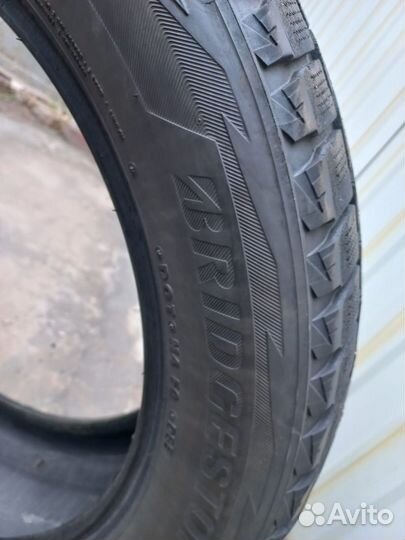 Bridgestone Blizzak DM-V2 235/55 R19