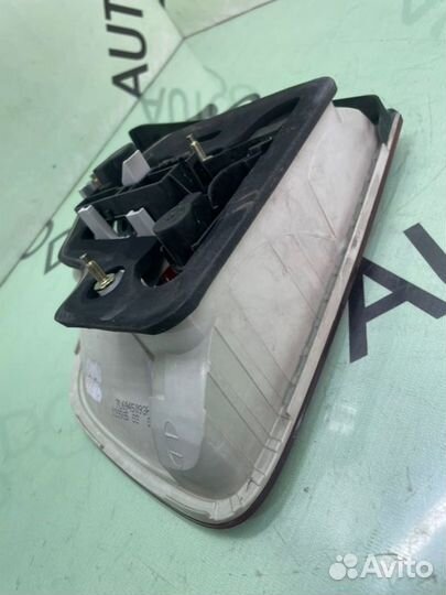 Фонарь крышки багажника левый Volkswagen Touareg