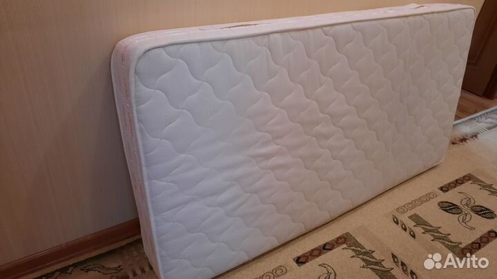 Детская кровать машина с матрасом