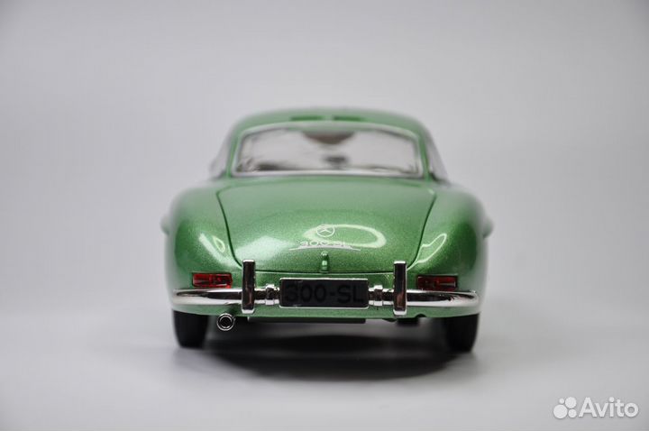 Модель автомобиля Mercedes-Benz 300SL 1954 металл