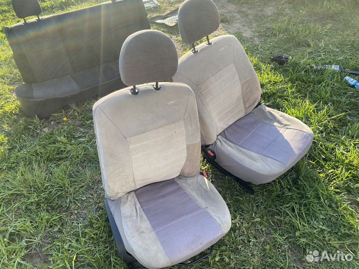 Сиденья рено сандеро 1
