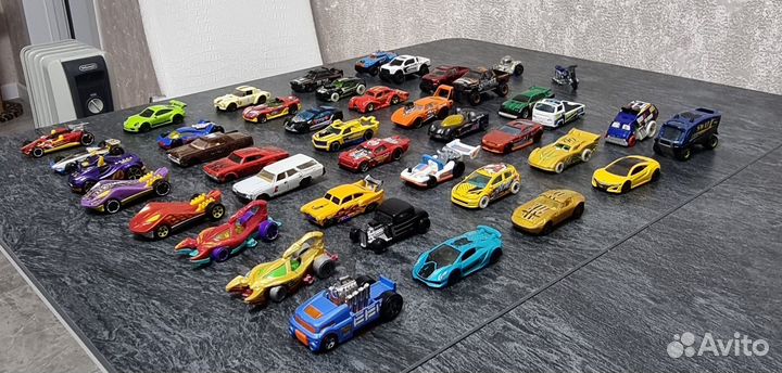 Hot wheels машинки