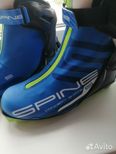 Лыжные ботинки spine