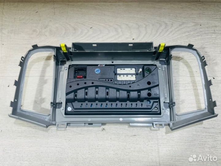 Магнитола Toyota Venza 2009-2014