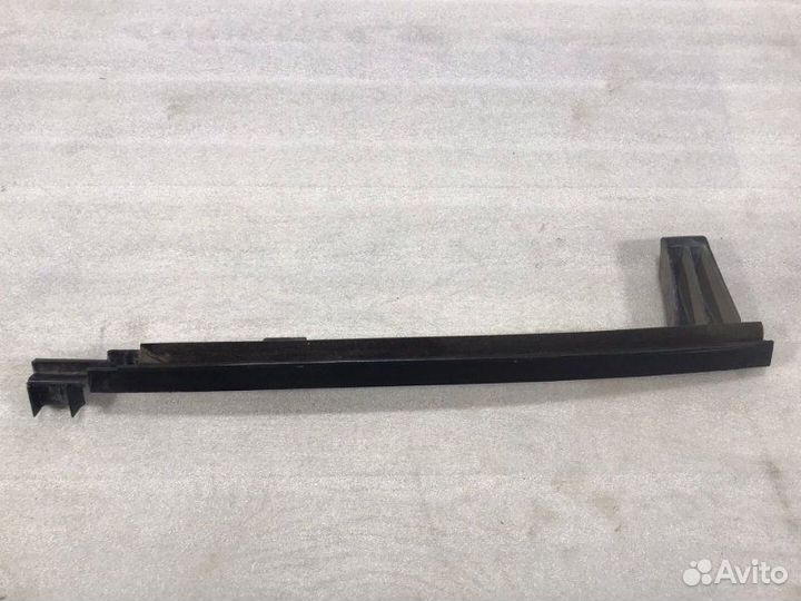 Направляющая стекла двери задняя правая Hyundai