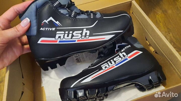 Лыжные ботинки