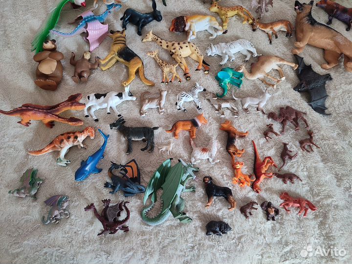 Фигурки динозавров, драконов и прочее