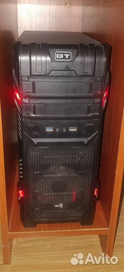 Игровой системный блок с монитором