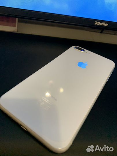 iPhone 8 Plus, 64 ГБ