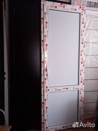 Дверь пластиковая