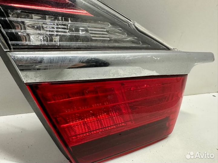 Фонарь внутренний задний левый Toyota Camry V55