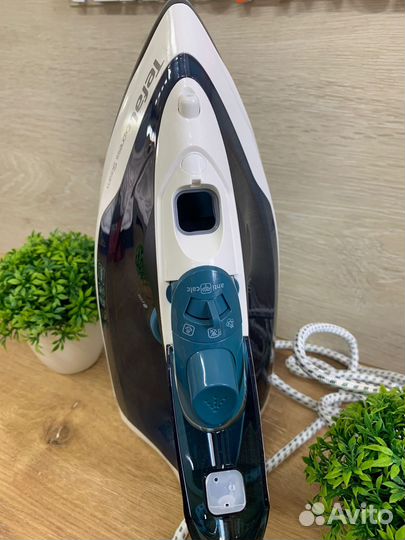 Паровой утюг Tefal Express Steam FV2839E0
