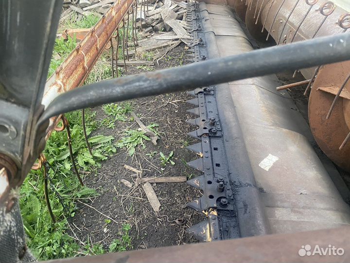 Комбайн зерноуборочный прицепной пн-100 Простор