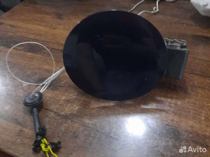 Лючок бензобака jeep cherokee 2014