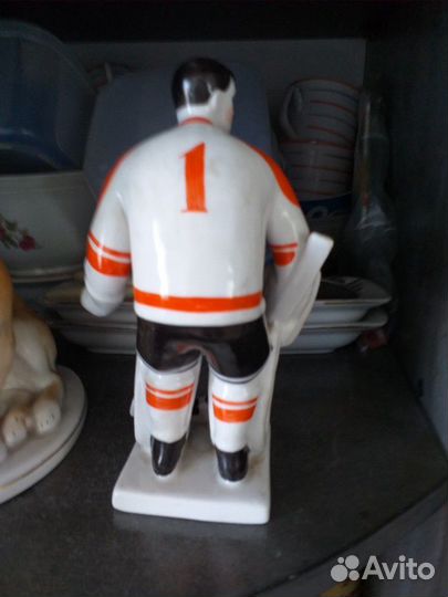 Продам статуэтку хоккеист вратарь Третьяк про-во л