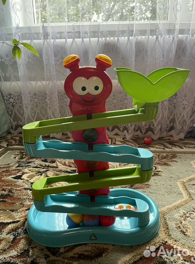 Интерактивная игрушка гусеничная горка ELC