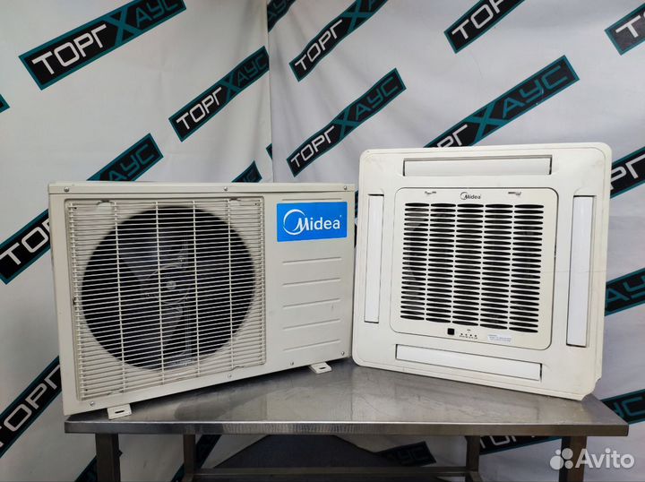 Кондиционер Midea MCA3-12HRN1-Q1 / MOU-12HN1-Q