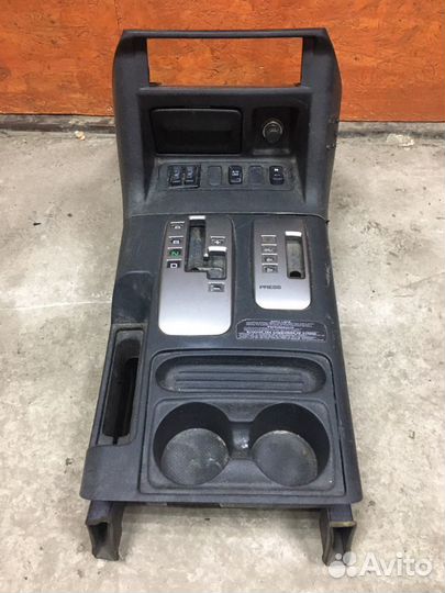 Накладка на кулису Mitsubishi Pajero 3