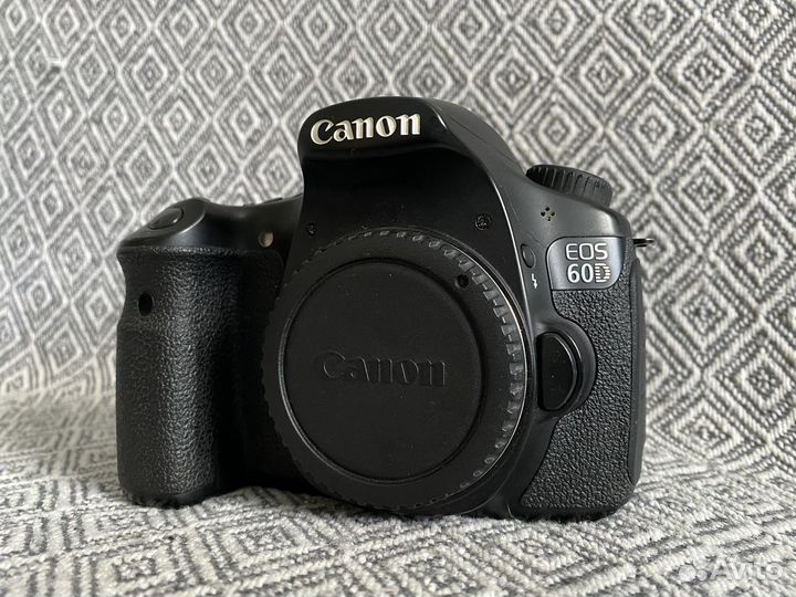Зеркальный фотоаппарат canon 60d
