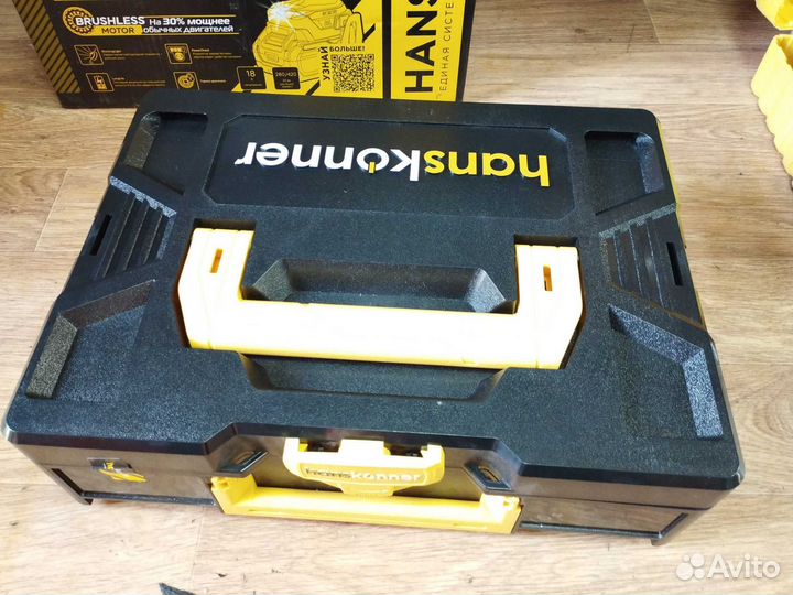 Аккумуляторный бесщеточный ударный гайковерт