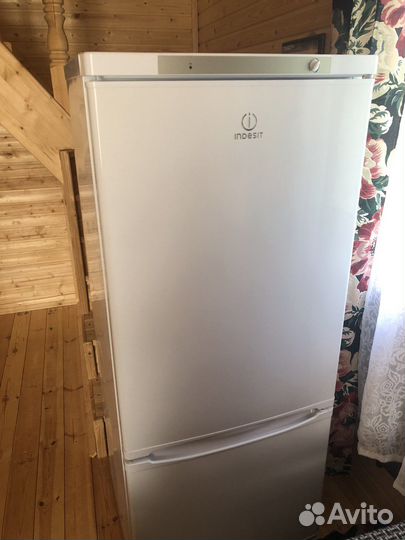 Холодильник indesit