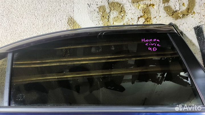 Стекло двери задней правой для Honda Civic viii