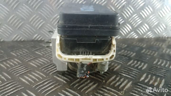 Блок управления тормозами/насос ABS Toyota Hilux Pick Up