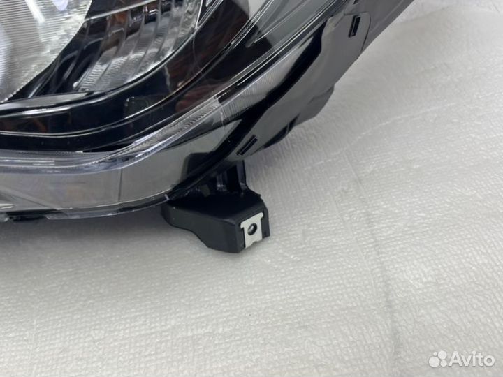 Фара галоген передняя левая Hyundai Solaris 2