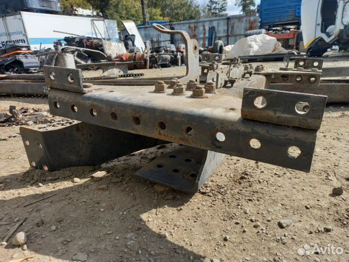 Траверса поперечная Renault Magnum