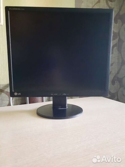 Монитор LG