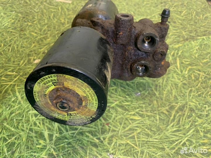 Насос гидравлический Toyota Land Cruiser 200