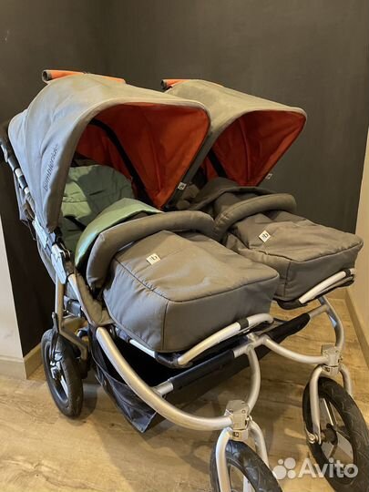 Коляска для двойни bumbleride