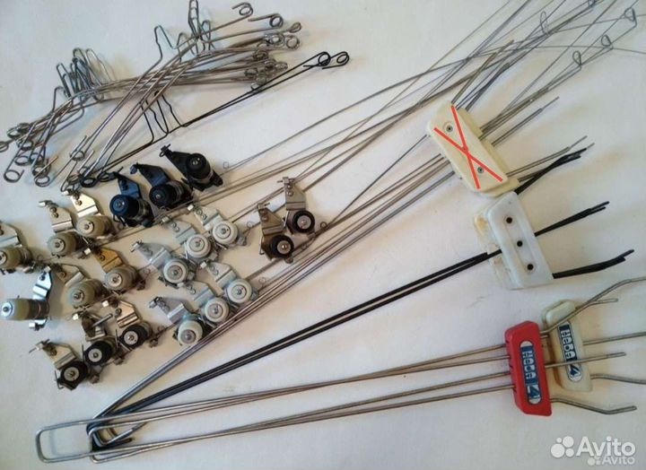 Блок /трезубец нитенатяжителя/нитенаправитель