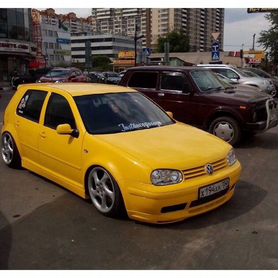 Накладки на пороги Volkswagen Golf 4