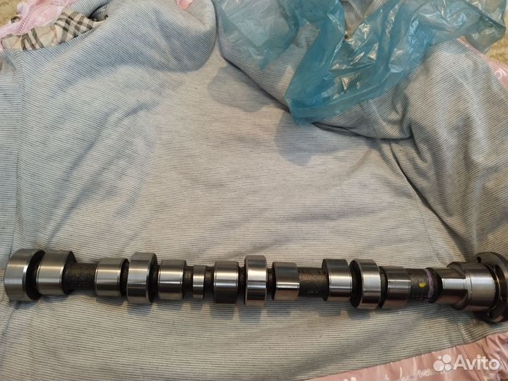 Распредвал на Коматцу WB 93R5E0