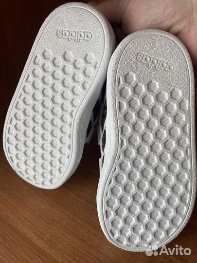 Кроссовки adidas 22 новые