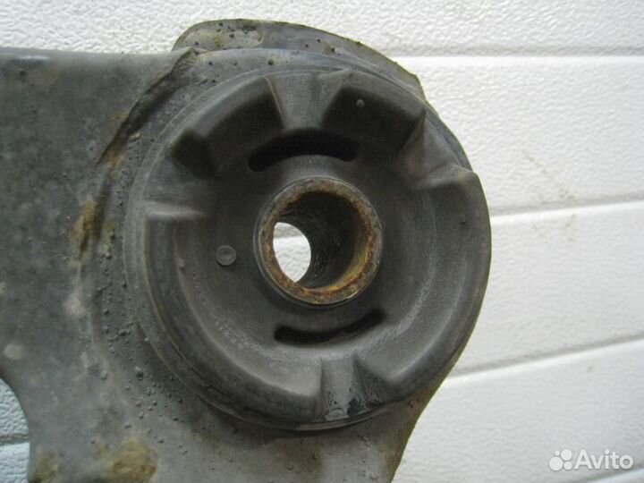 Подрамник передний Toyota Camry V30 2002