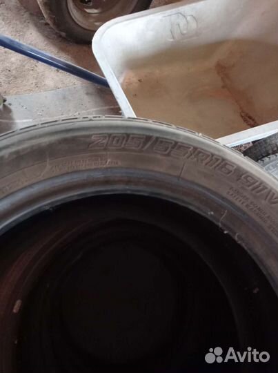 Nokian Tyres Hakkapeliitta Truck D 12.00/70 R16 и 8.5/11.5 R13