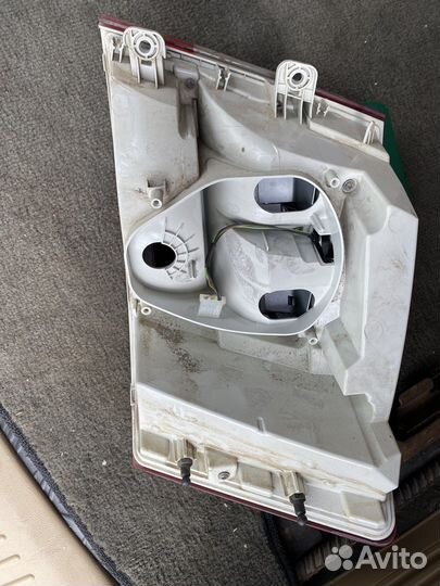 Деодный задний левый фонарь и катафот