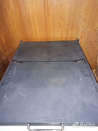 KVM переключатель