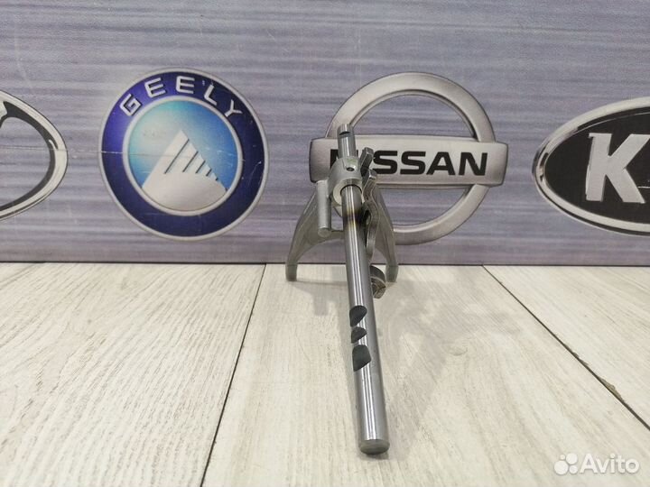 Вилка пятой передачи переключения скорости Renault