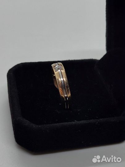 Золотое кольцо 585* с бриллиантом 0.1ct 3,84гр