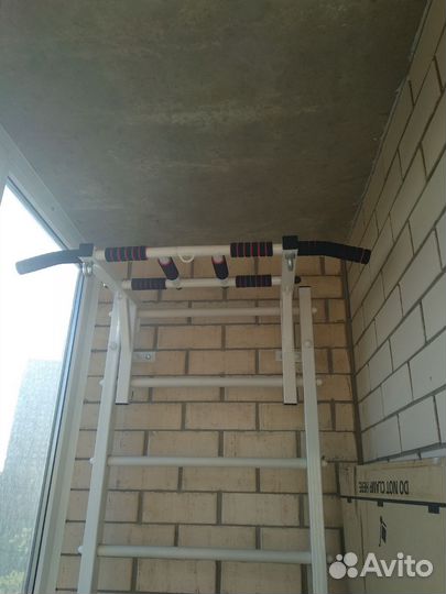 Шведская стенка с турником и брусьями