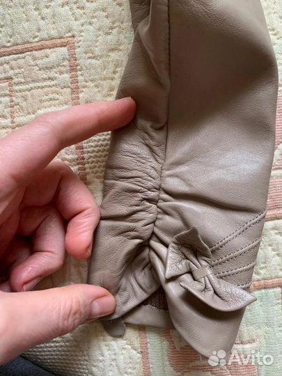 Перчатки кожаные, палантин шарф шелк, Италия