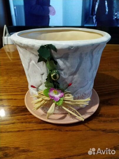 Горшок глиняный