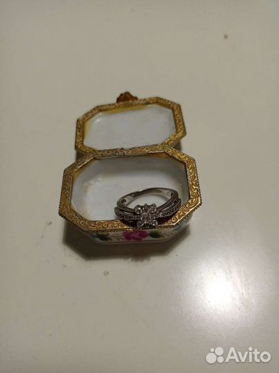 Шкатулка фарфор