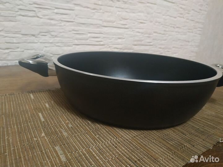 Сковорода. Казан - сотейник. Новый. Bohmann d28