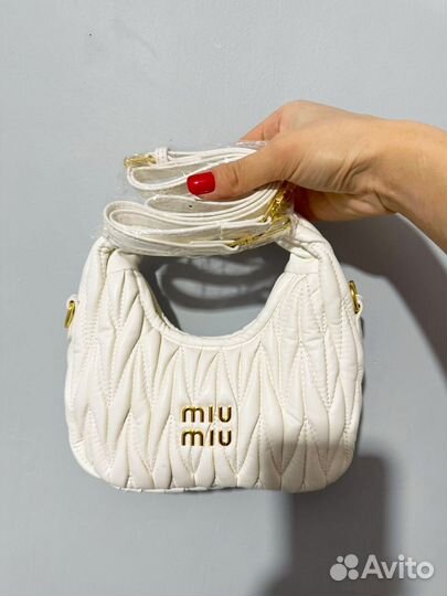 Сумочка miu miu маленькая бежевая