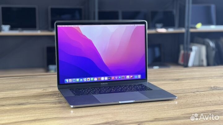 Macbook pro 15 2017 новый (113 циклов)