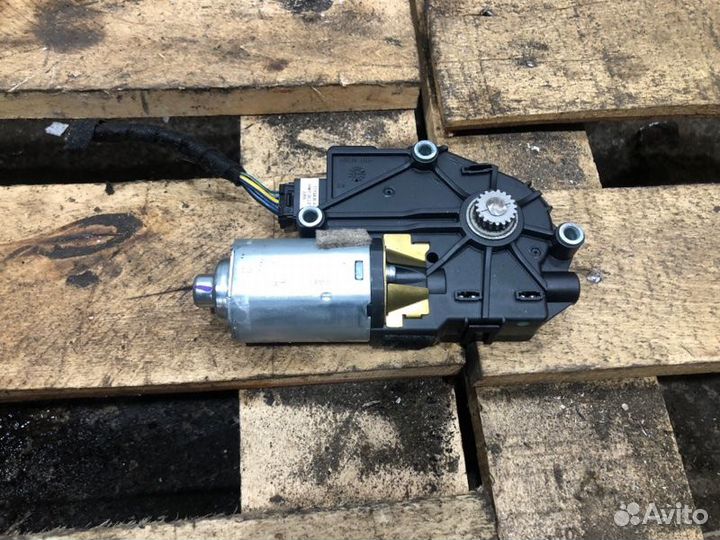 Мотор люка Bmw 6 E63 N62B48